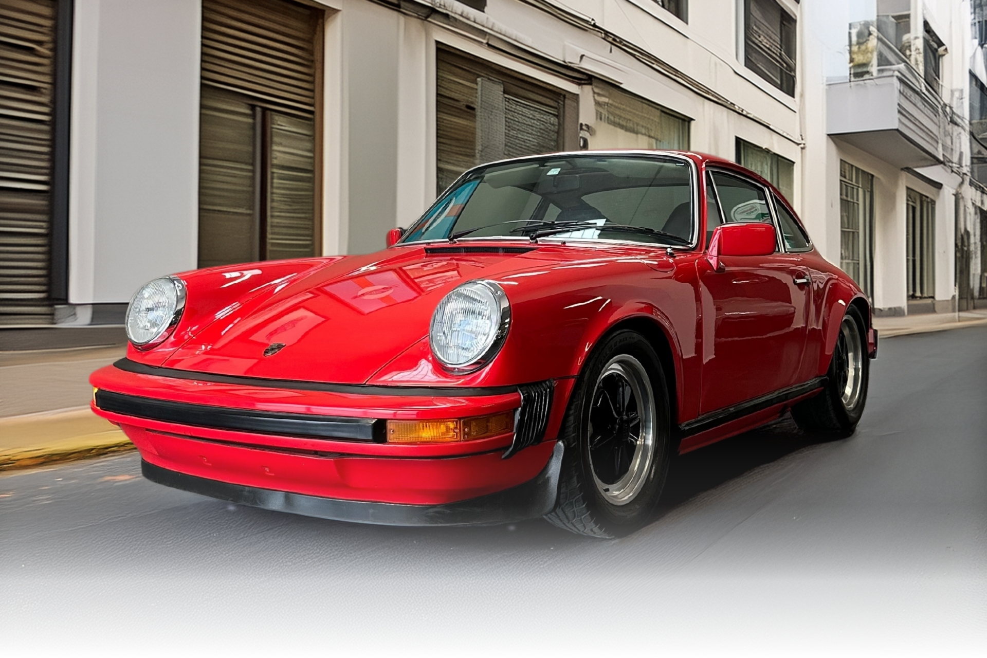 912