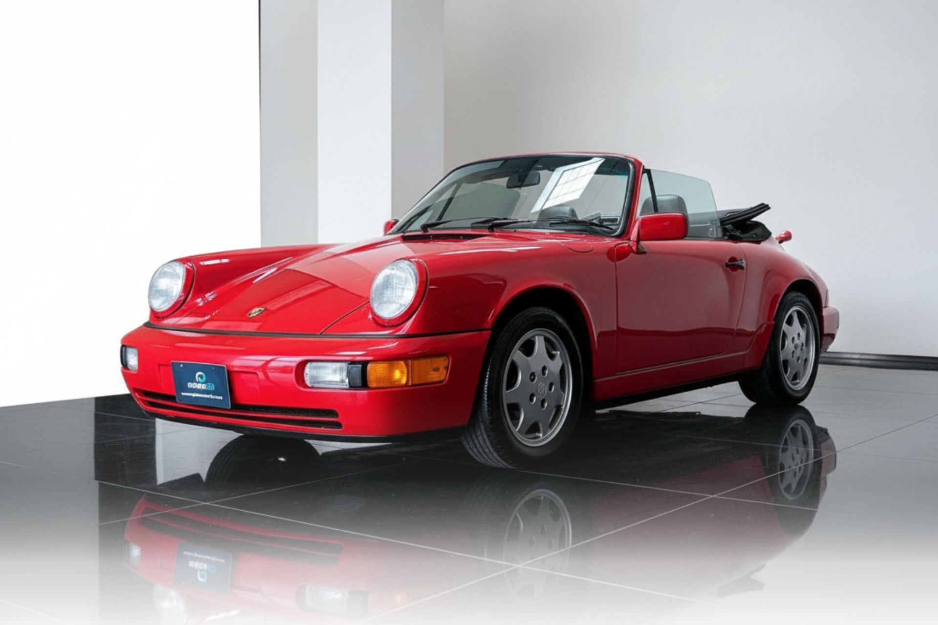 911
