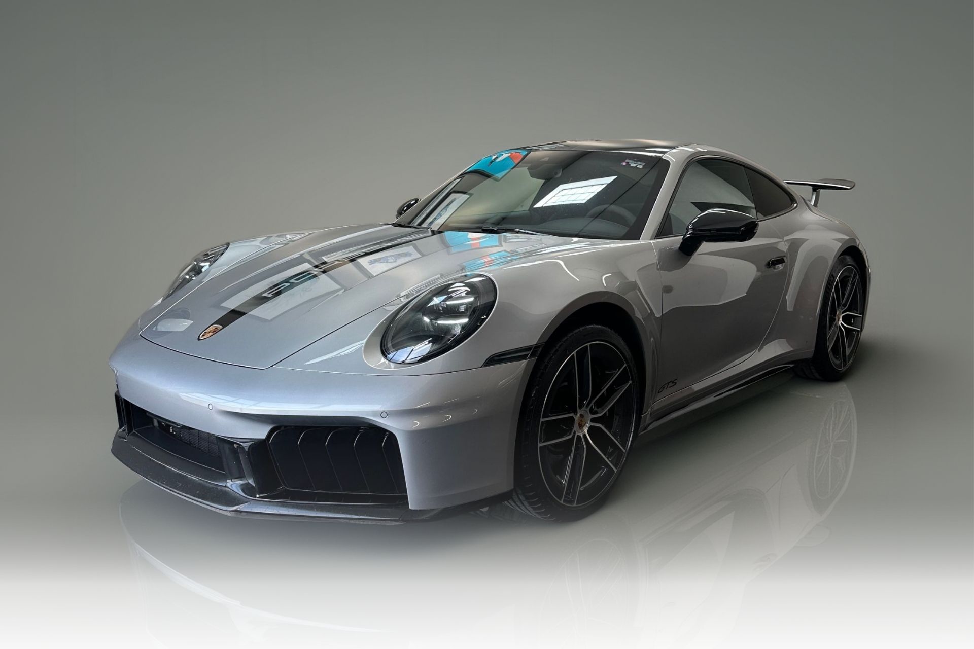 911